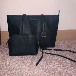 1HR SALE ONLY!!!! MICHAEL KORS BUNDLE❗️❗️